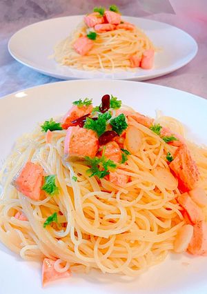 簡単♪サーモンのペペロンチーノ風パスタ-レシピのメイン写真