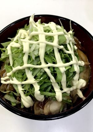 レタス乗っけ蒲焼鶏丼-レシピのメイン写真