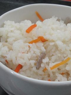 白だしで作る炊き込みご飯-レシピのメイン写真