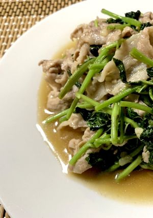 豚バラ肉とモロヘイヤのスタミナ炒め-レシピのメイン写真