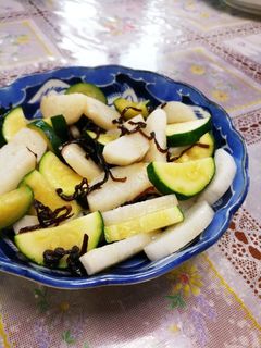 ズッキーニと長芋の塩こぶ和え-レシピのメイン写真