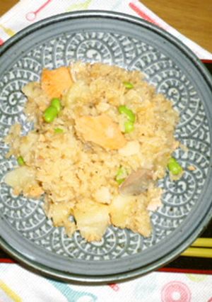 鮭とじゃがいもの炊き込みご飯-レシピのメイン写真