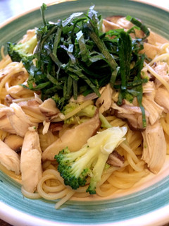 鶏ささみときのこのパスタ♪麺つゆバター味-レシピのメイン写真