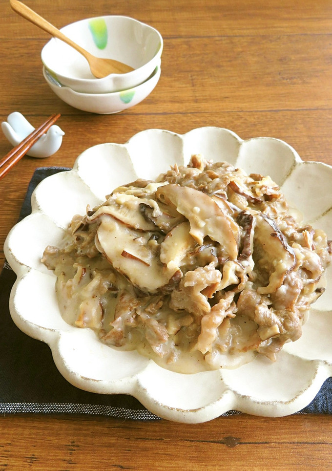 旨味たっぷり◎牛肉ときのこのクリーム煮-レシピのメイン写真