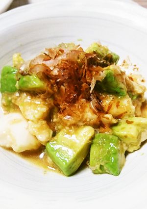 クラッシュ山芋とアボカドの麺つゆわさび-レシピのメイン写真