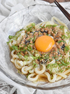 納豆と梅肉の釜玉うどん-レシピのメイン写真