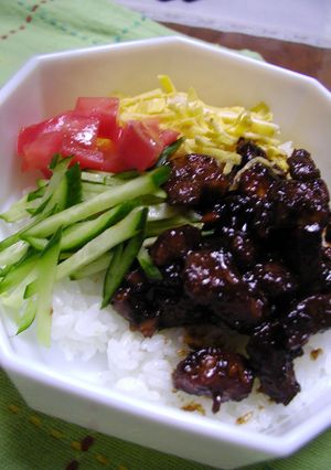 ゴロゴロお肉のジャージャー丼-レシピのメイン写真