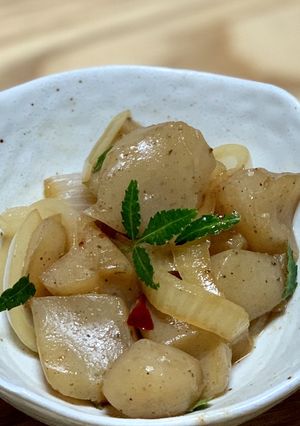 大人の総菜◎蒟蒻と玉ねぎでピリ辛おつまみ-レシピのメイン写真