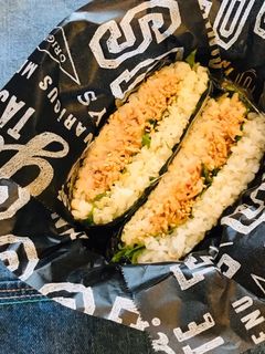 ☆はさむだけ!シーチキンと梅のおにぎらず-レシピのメイン写真