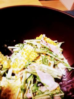 トウモロコシと水菜のシーザーサラダ-レシピのメイン写真