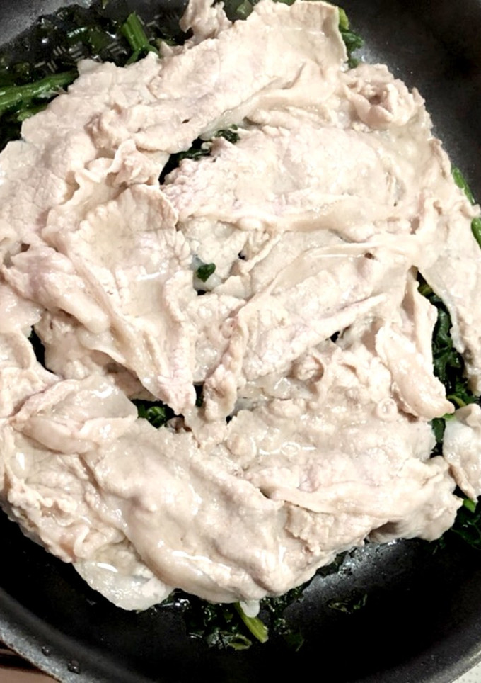 ほうれん草と豚肉の白ワイン蒸し-レシピのメイン写真