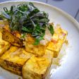カリっと照り焼き豆腐 鰹節をからめて
