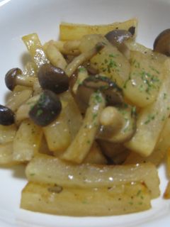 パスタソース使用☆大根としめじの炒め物-レシピのメイン写真