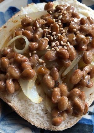 納豆と玉ねぎのカレートースト-レシピのメイン写真