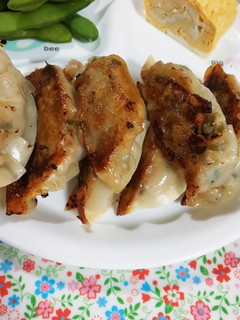 パリッと餃子♪たまの休日に手作りイイネ♪-レシピのメイン写真