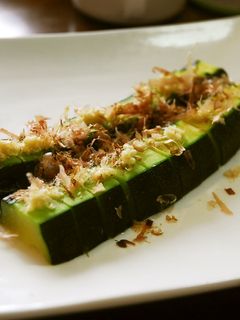 レンジで簡単ズッキーニの生姜醤油がけ-レシピのメイン写真