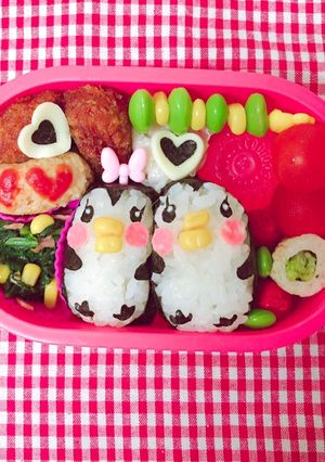 ラブラブ ペンギン キャラ弁 デコ弁-レシピのメイン写真