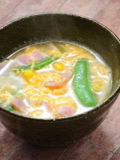 絶品!とうもろこしとベーコンのみそ汁-レシピのメイン写真
