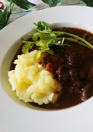 保温調理でホロホロ♪牛すね肉の赤ワイン煮-レシピのメイン写真