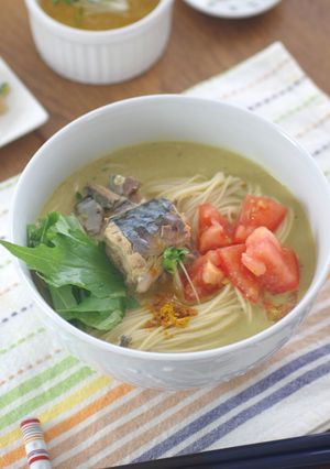 サバ缶でココナッツカレーにゅうめん-レシピのメイン写真