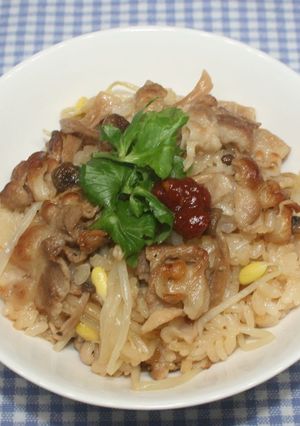 乾燥シメジでもやしと豚肉の炊き込みご飯-レシピのメイン写真