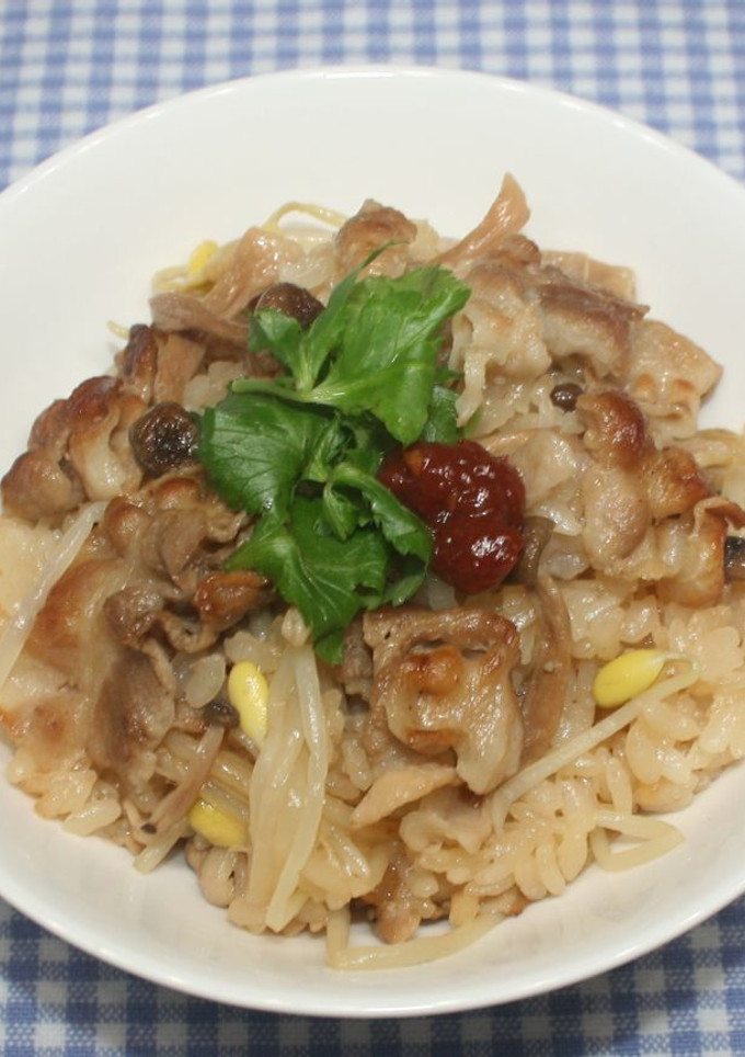 乾燥シメジでもやしと豚肉の炊き込みご飯-レシピのメイン写真
