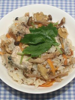 ヒルナンデス乾燥生姜と鯖缶の炊き込みご飯-レシピのメイン写真