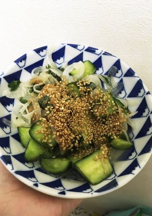 簡単！きゅうりと玉ねぎの梅干し和えサラダ-レシピのメイン写真