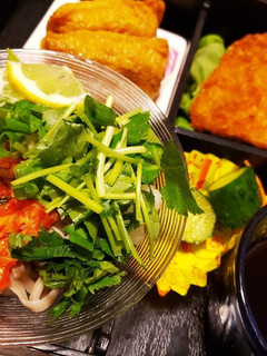 夏にさっぱりとキムチ薬味蕎麦定食-レシピのメイン写真