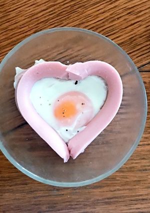 朝食に♪ハートのソーセージエッグ-レシピのメイン写真