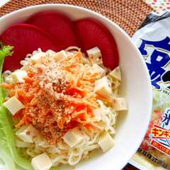 รูปของ サッポロ一番！ツナ人参の冷やし塩ラーメン