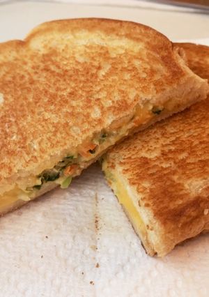 野菜入りチーズサンドイッチ♫-レシピのメイン写真