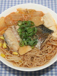 梅ズバ☆簡単☆干しえのきでサバ缶チゲ豆腐-レシピのメイン写真