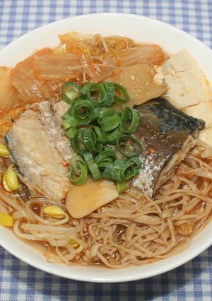 梅ズバ☆簡単☆干しえのきでサバ缶チゲ豆腐-レシピのメイン写真