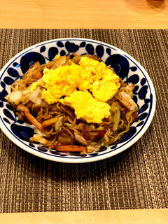 焼きそば ラードと魚粉の旨味 オム乗せ-レシピのメイン写真