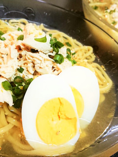 夏にさっぱり【冷製鶏塩ゆず風味ラーメン】-レシピのメイン写真