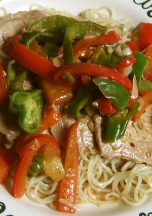 豚肉ピーマンパプリカのピリ辛麺-レシピのメイン写真