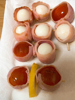 ベーコンうずら巻き(ベーコントマト巻き)-レシピのメイン写真