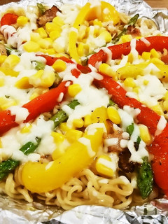 お手軽☆パリパリ美味しいラーメンピザ-レシピのメイン写真
