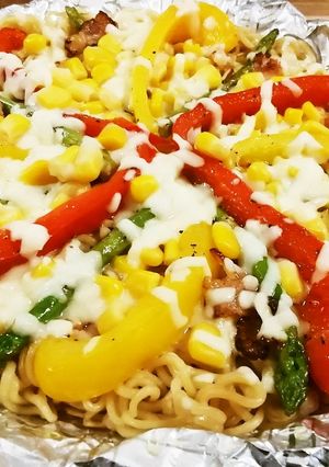 お手軽☆パリパリ美味しいラーメンピザ-レシピのメイン写真