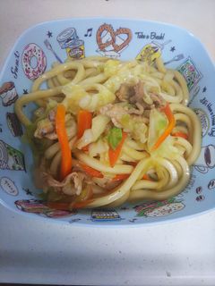 焼き肉のタレとめんつゆ味付け焼きうどん-レシピのメイン写真