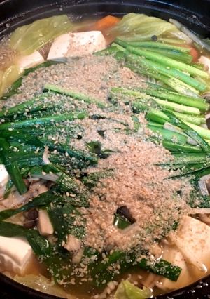豚肉でもつ鍋風しょうゆ鍋-レシピのメイン写真