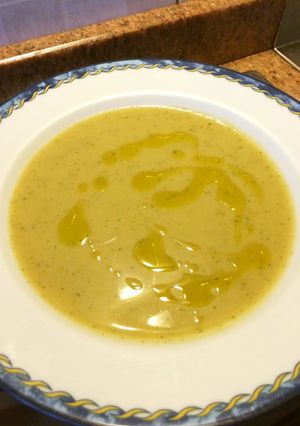 ズッキーニとじゃがいもの冷製スープ-レシピのメイン写真