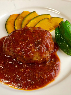 フレッシュトマトの煮込みハンバーグ-レシピのメイン写真