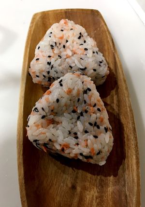 鮭andごまおにぎり-レシピのメイン写真