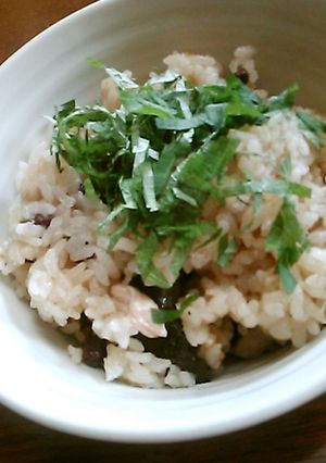 歌舞伎揚げと小豆の炊き込みご飯・しそ風味-レシピのメイン写真