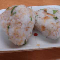 รูปของ 切りいか＆白ごま＆大葉のおにぎり～♪