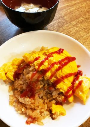 具はにんにくだけの簡単オムライス-レシピのメイン写真