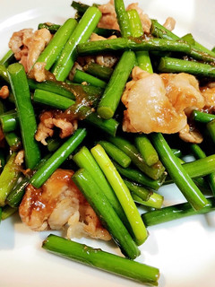 ニンニクの芽と豚肉のシンプル炒め-レシピのメイン写真