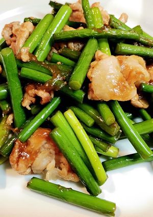 ニンニクの芽と豚肉のシンプル炒め-レシピのメイン写真